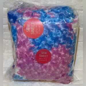Sew Sweet Minky Design Pillow Bed.  Marbled Blue, Pink, White.